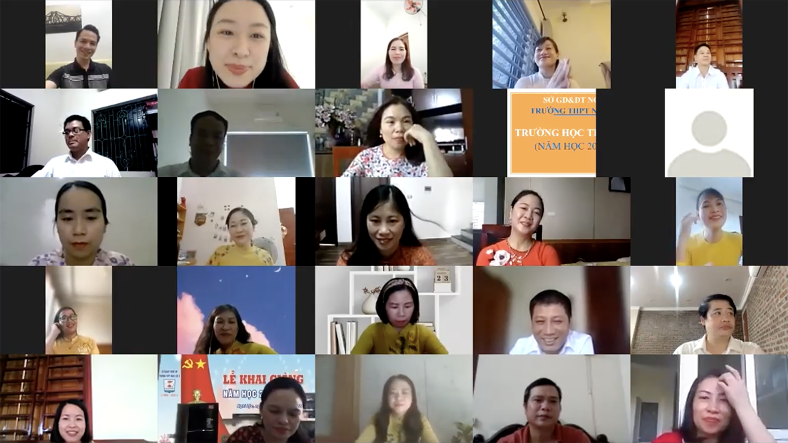 Vạn tâm tình gửi Nghệ An thương mến cùng lớp học đặc biệt của Anh ngữ Ms Hoa